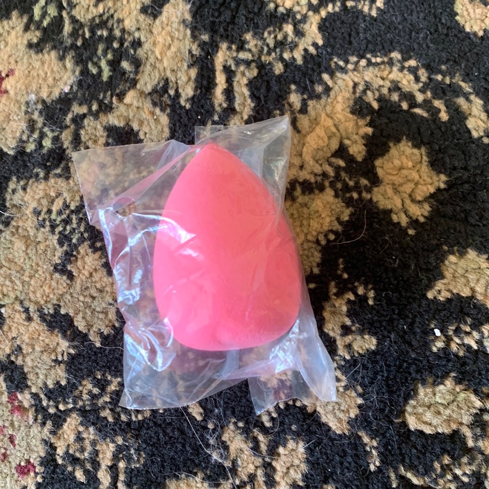 Never used beauty sponge from beauty bakery